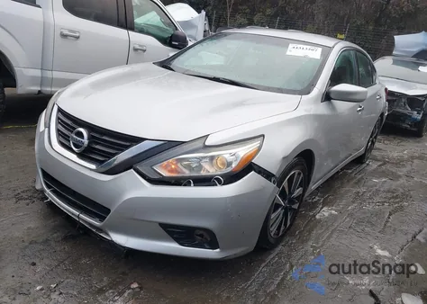 2018 Nissan Altima 2.5 Sv z USA, uszkodzony, nr VIN 1N4AL3AP7JC188191